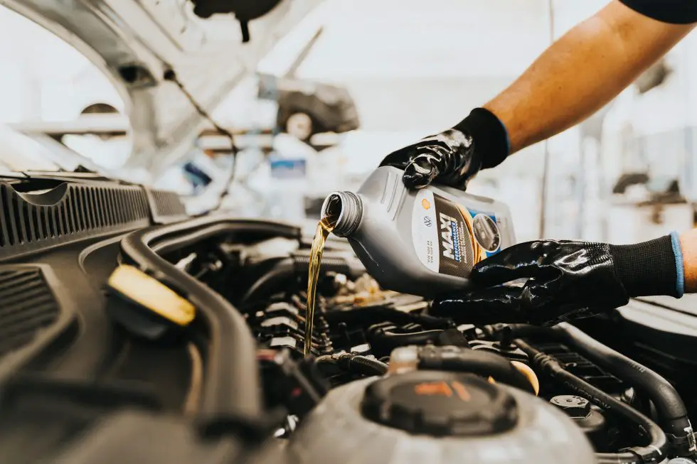 Can I Use 10w40 Instead Of 5w30 Oil Why Why Not Explained IJP can-i-use-10w40-instead-of-5w30-oil-why-why-not-explained-ijp